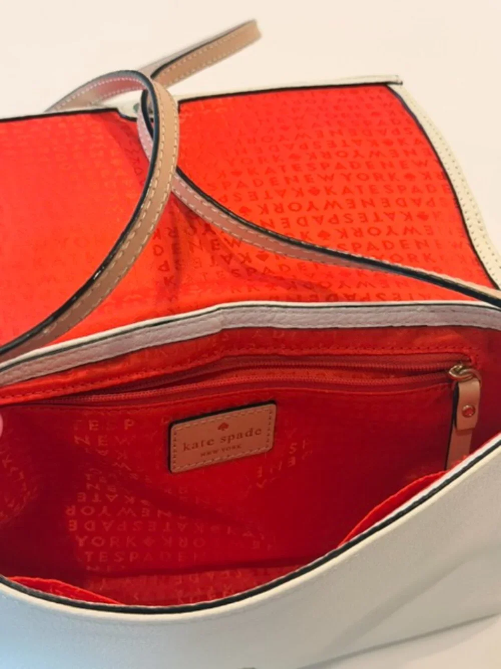 Kate Spade New York Leather Crossbody Clutch Wallet Purse White Red Gold